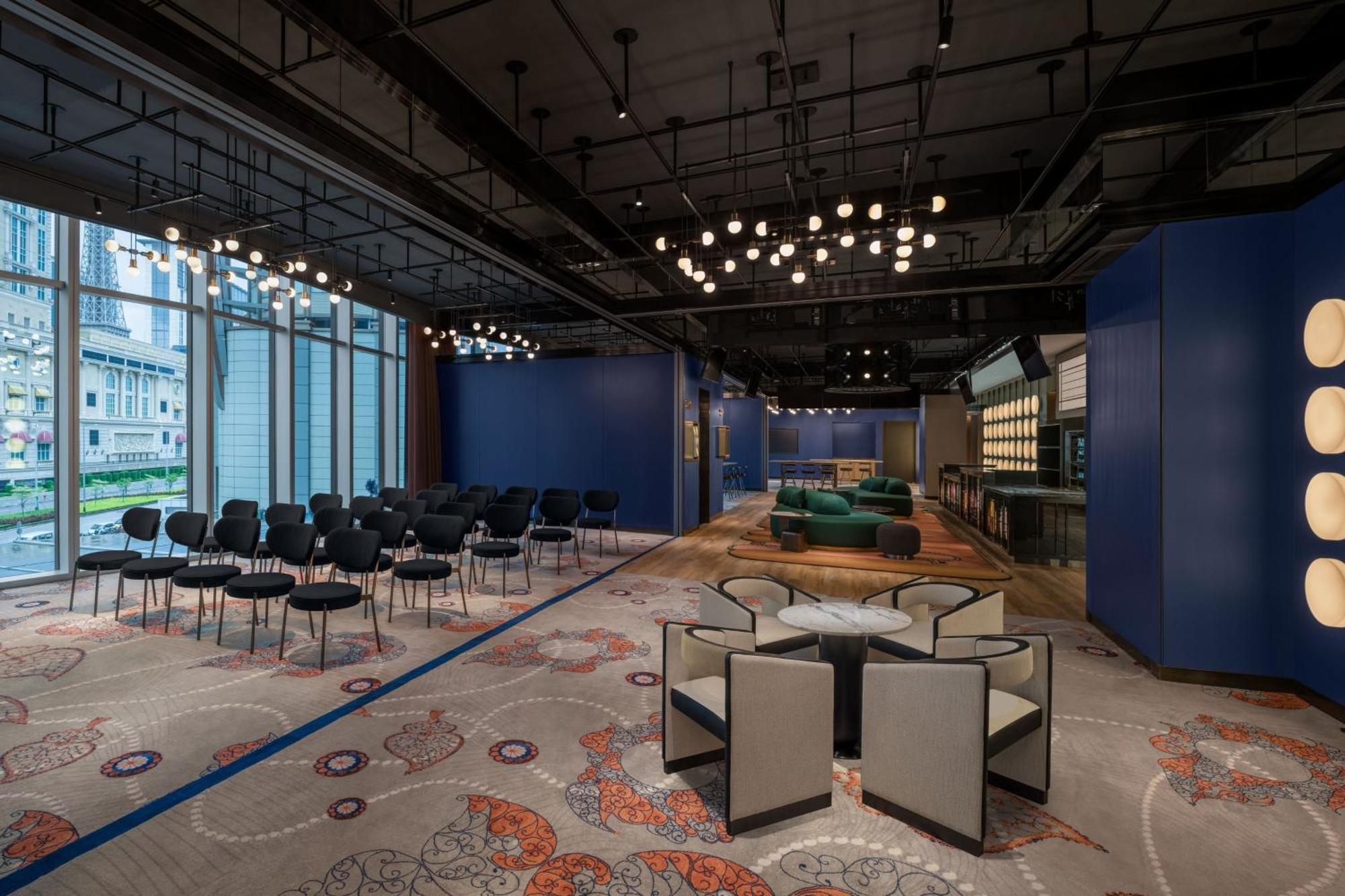W Macau - Studio City Extérieur photo The lounge at the Hong Kong International Convention and Exhibition Centre