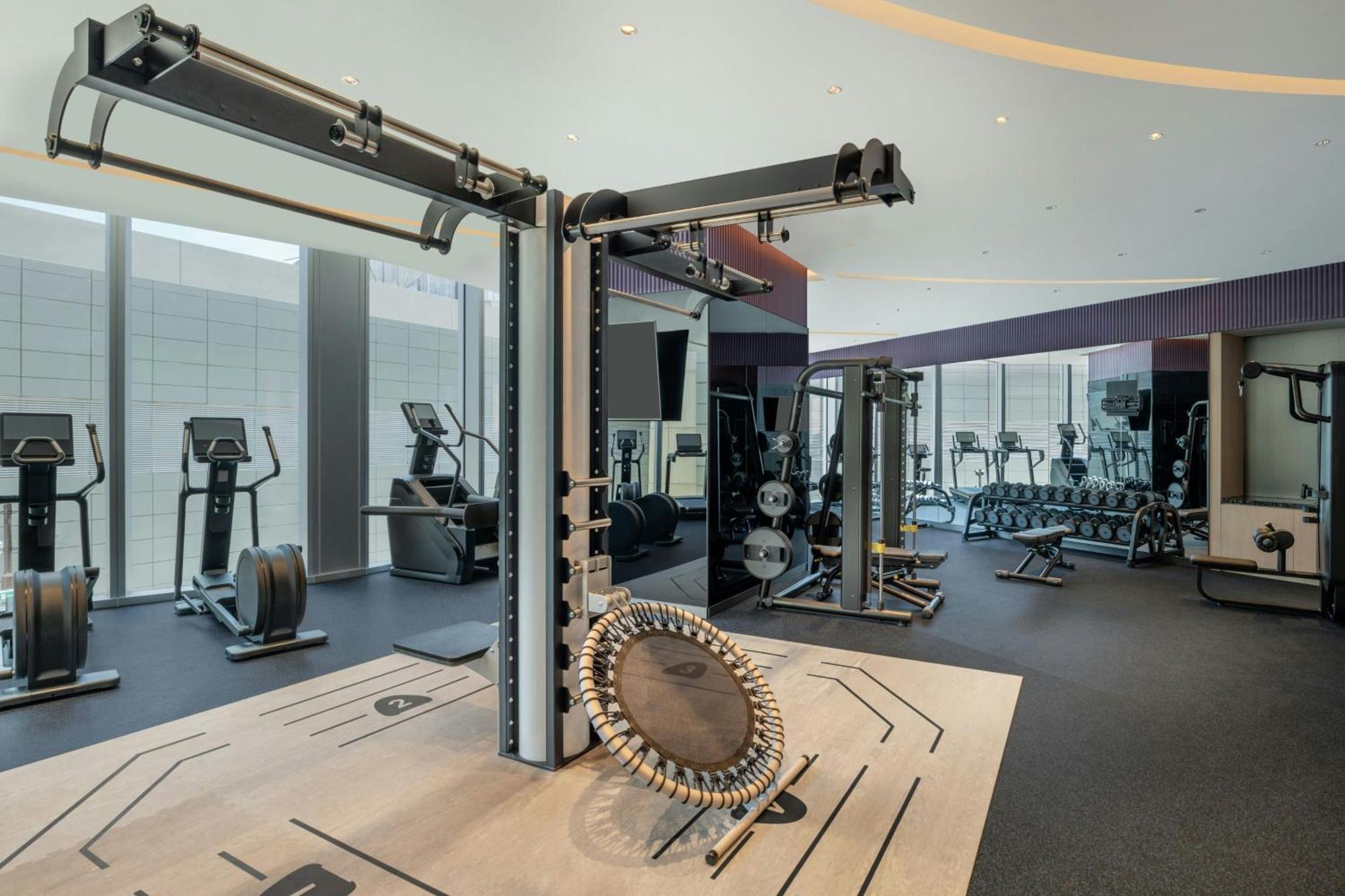 W Macau - Studio City Extérieur photo The gym at the hotel