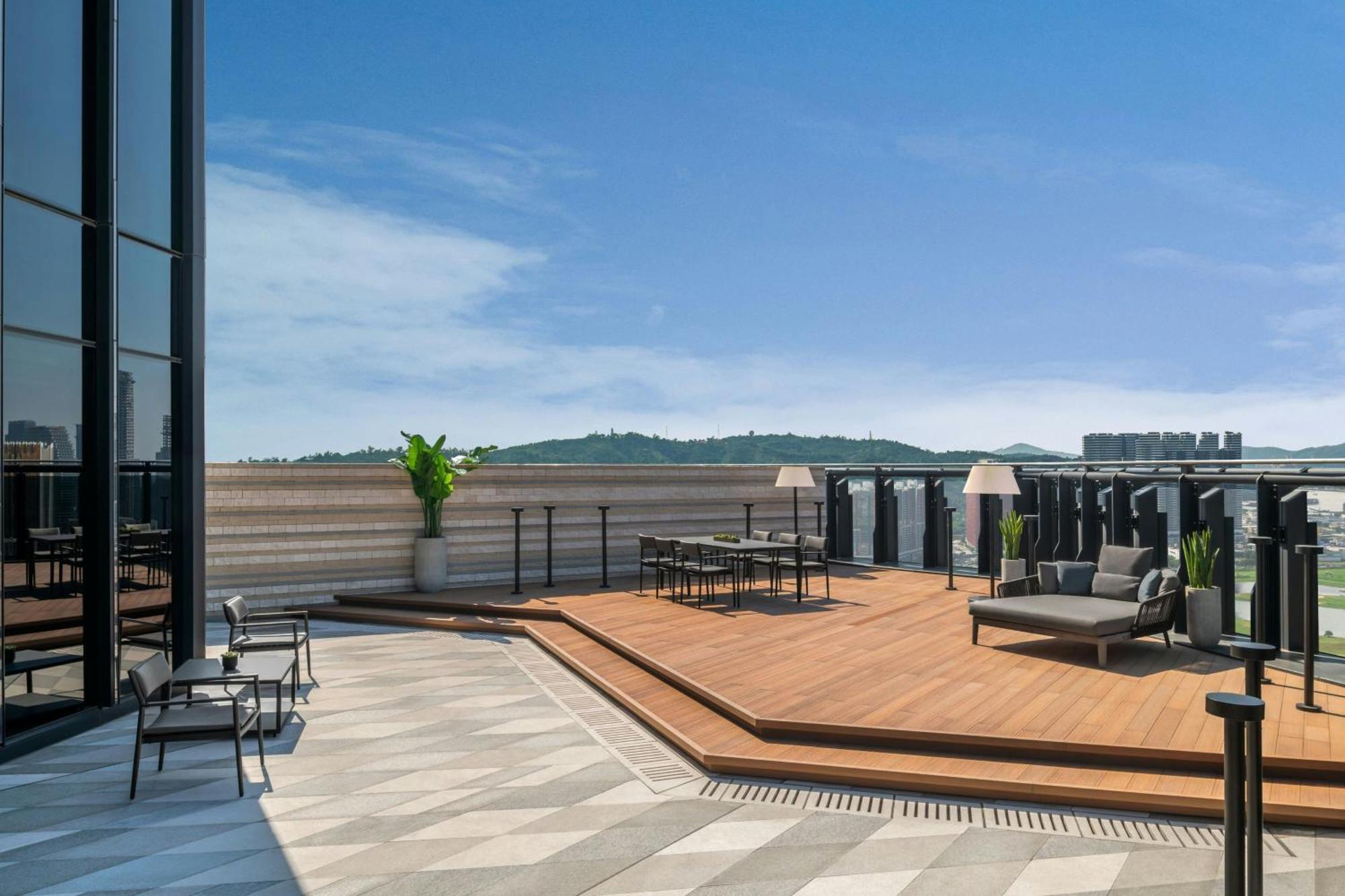 W Macau - Studio City Extérieur photo The rooftop terrace