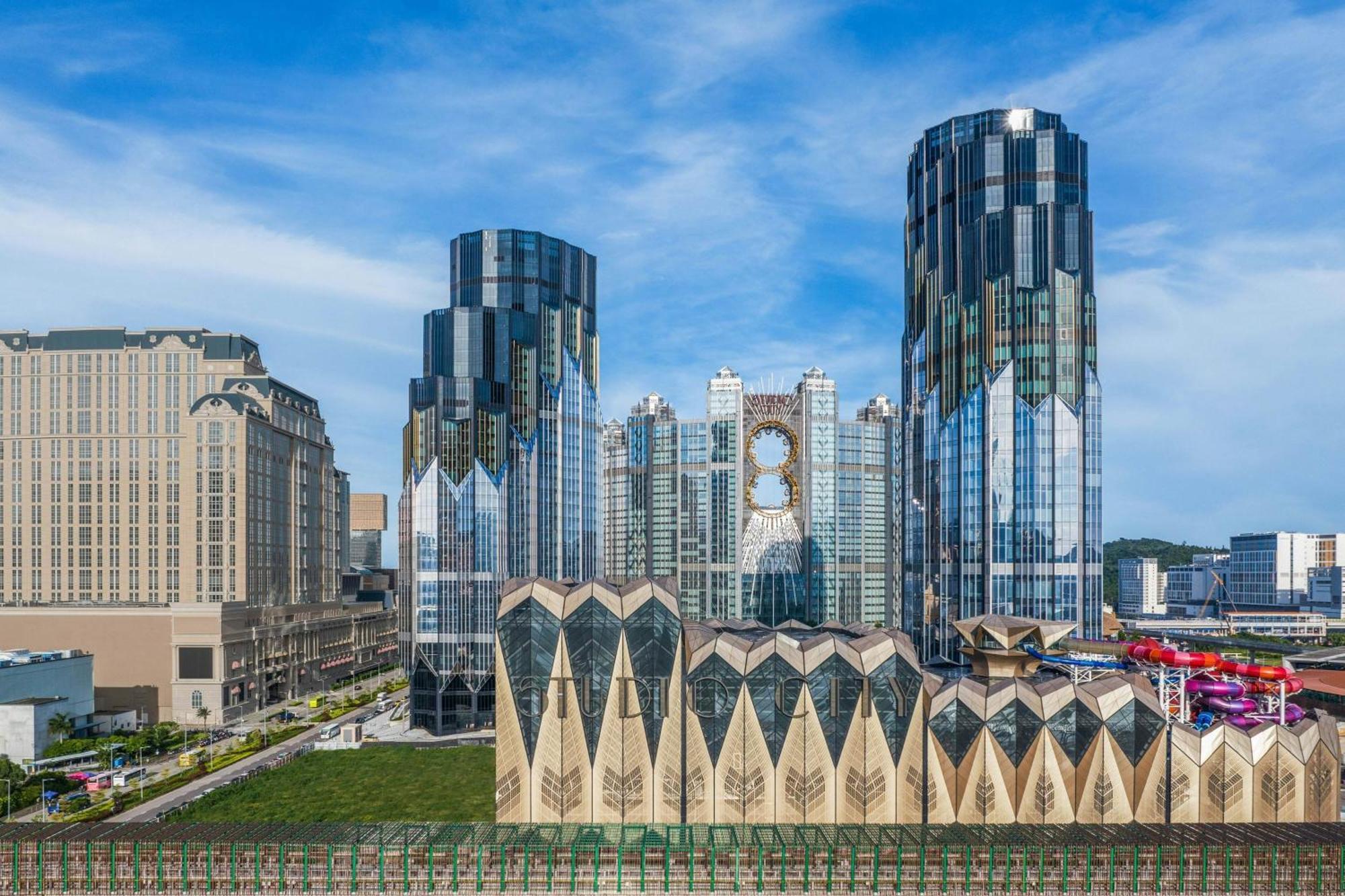 W Macau - Studio City Extérieur photo The New Century Grand Theatre